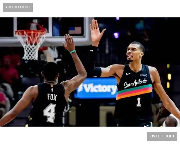 文班亚马季后赛首秀轰35分5三分，马刺主场击退开拓者